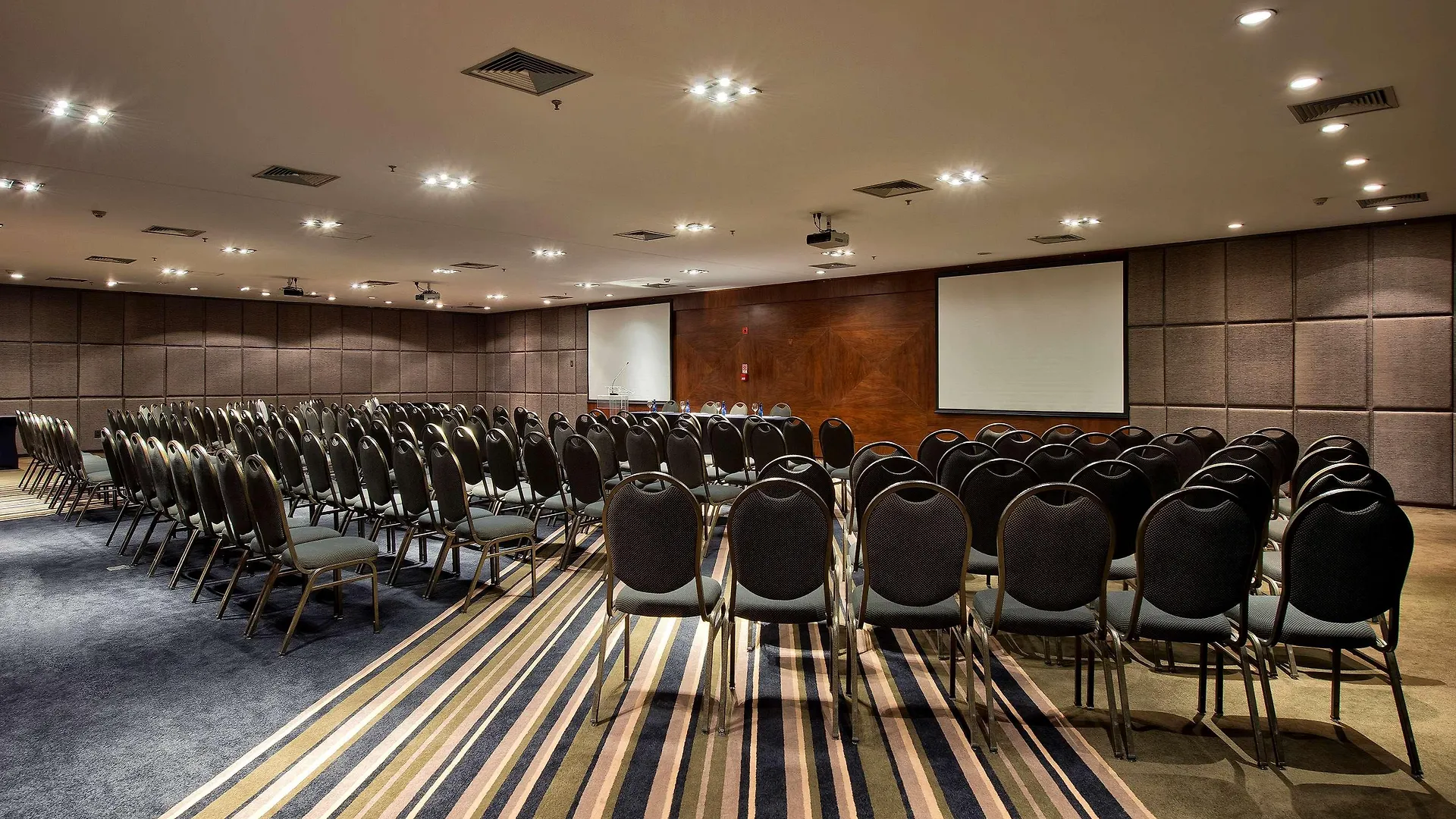 Hotel Meliá Jardim Europa São Paulo 5*,
